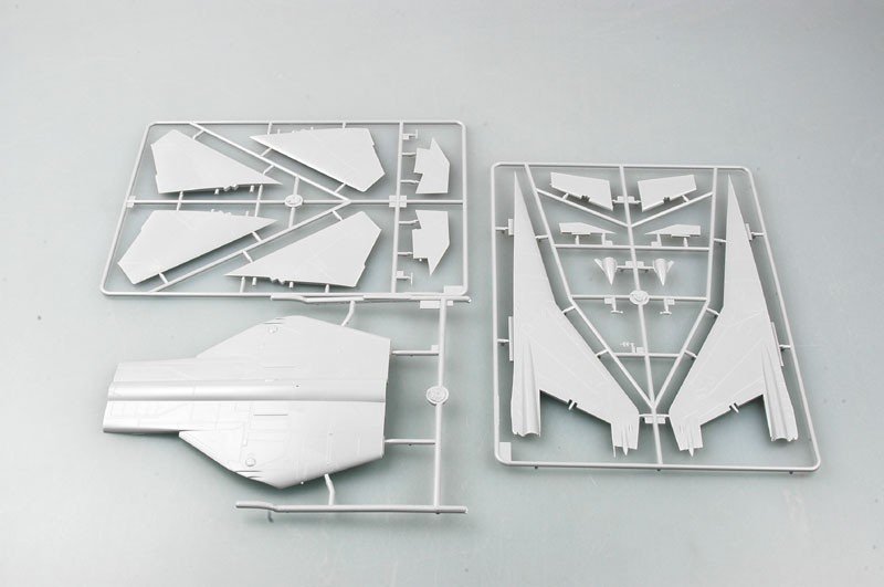 Trumpeter 03209 MiG-23MF Flogger-B 1/32 – image 5