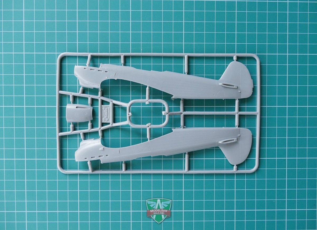 Modelsvit 4801 Yak-1B Soviet fighter 1/48 – zdjęcie 4