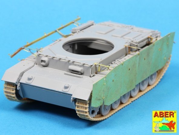 Aber 72A09 Jupes latérales pour PzKpfw III 1/72 – immagine 4