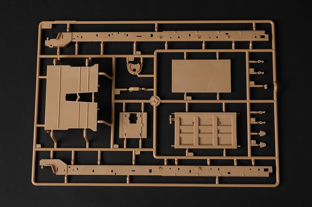 Camion-benne Hobby Boss 85526 M1070, échelle 1/35 – image 7