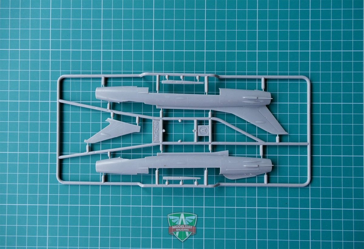 Modelsvit 72021 MiG-21F(Izdeliye &amp;quot;72&amp;quot;) chasseur supersonique soviétique 1/72 – image 3