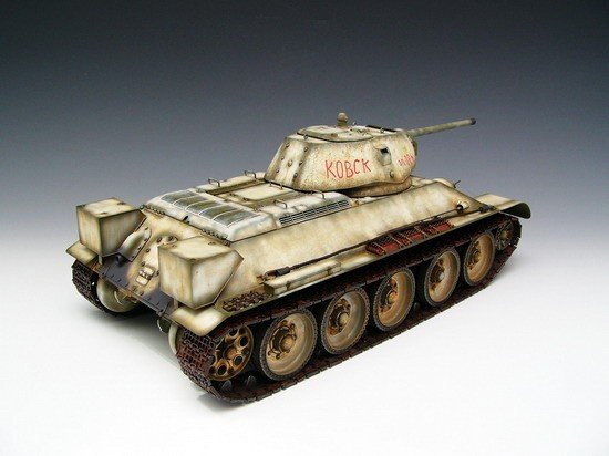 Trumpeter 00905 T-34/76 Modèle 1942 1/16 – image 2