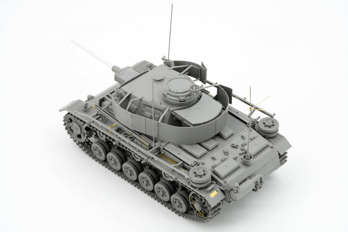 Border Model BT-048 Pz.Bef.Wg.III Ausf.K 2in1 avec Schürzen 1/35 – image 10