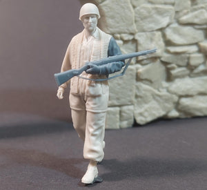 Panzer Art FI35-242 Fallschirmjager allemand en marche 1/35