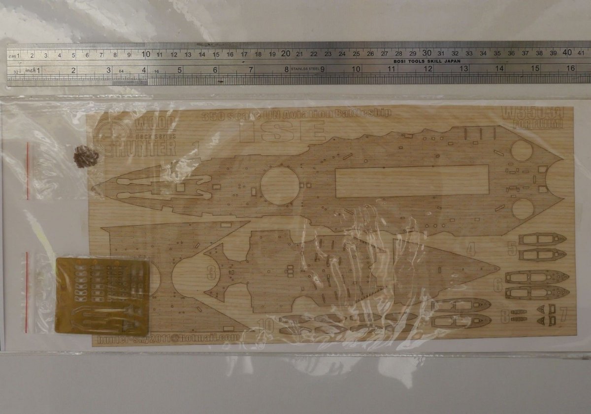 Wood Hunter W35031 Pont en bois Cuirassé porte-avions IJN Ise pour Fujimi 1/350 – image 2