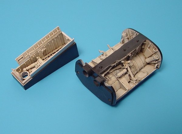 Baie de train d'atterrissage Aires 4173 F-8 CRUSADER 1/48 Hasegawa