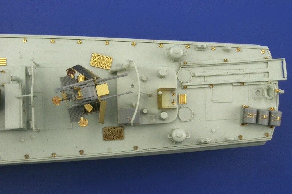 Eduard 53033 S-100 Schnellboot Flak 38 20mm REVELL 1/72 – image 7