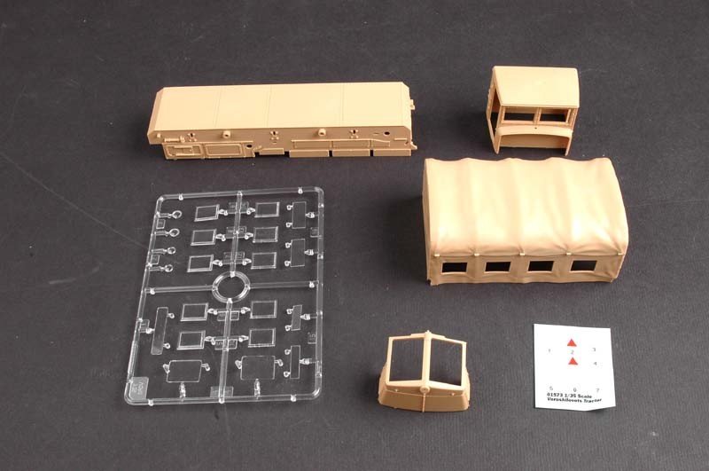 Tracteur Voroshilovets Trumpeter 01573 (1/35) – image 9