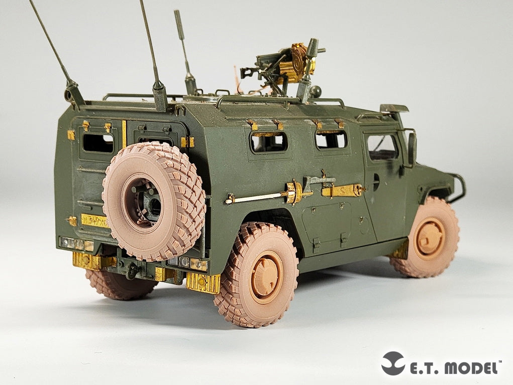 ET Model P35-154 Véhicule blindé haute mobilité russe GAZ-233014 STS TIGER Roues affaissées pour kit Meng 1/35  – immagine 7