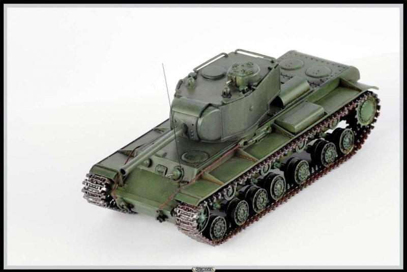 PST 72059 KV-220 Char lourd 1/72 – image 2