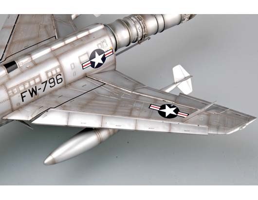 Trumpeter 02232 Chasseur North American F-100D (1/32) – image 6