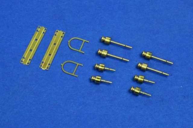 Pilier télégraphique RB modèle 35D02 avec 4 isolateurs. Le kit contient 2 pièces non assemblées au 1/35. – image 3