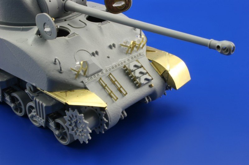 Eduard 36134 Sherman Firefly Mk. Ic Ailes hybrides 1/35 Dragon – image 4