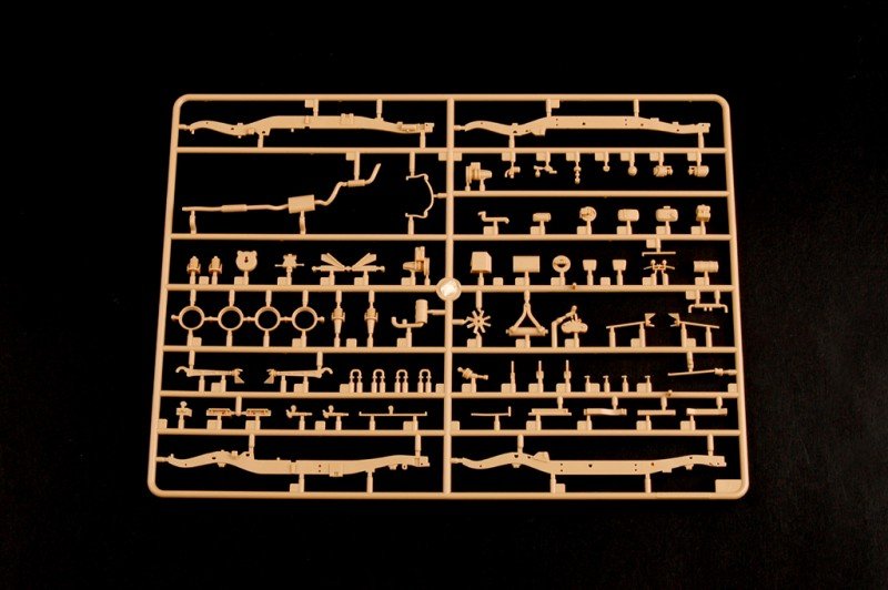 Hobby Boss 82449 RSOV avec lance-grenades MK 19 (1/35) – image 7