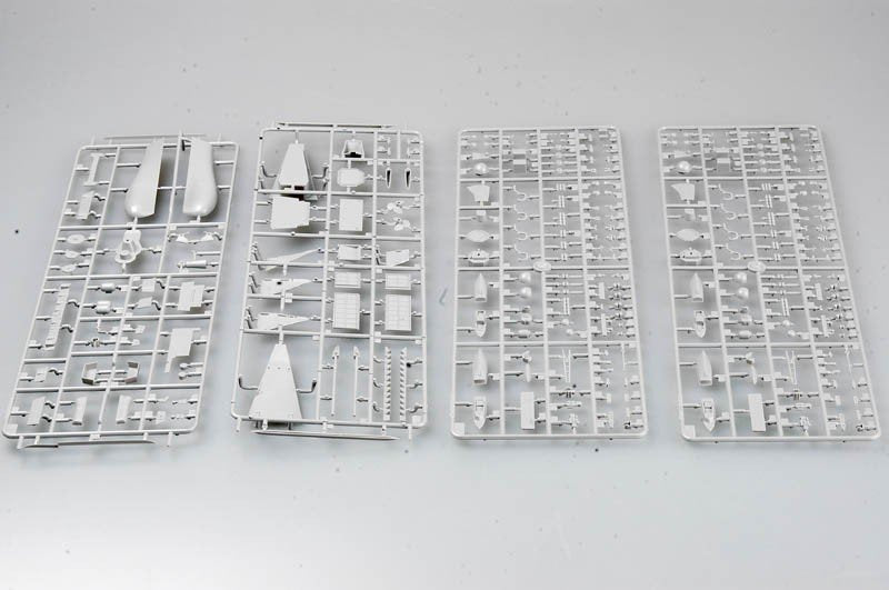 Trumpeter 04521 Croiseur russe Amiral Lazarev Ex-Frunze (1/350) – immagine 6
