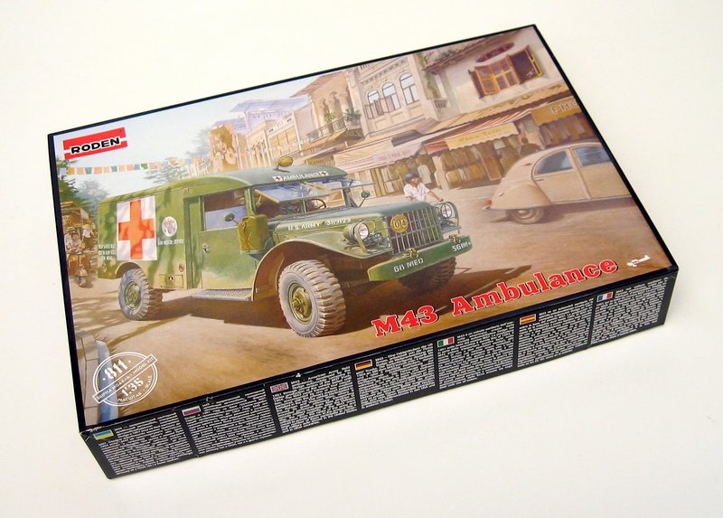 Ambulance Roden 811 M43 au 1/35 