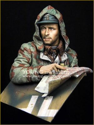 Young Miniatures YM1886 Officier du Kampfgruppe Russie 1943 &amp;#39;Ostwind&amp;#39; 1/10