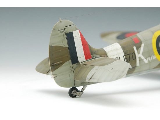 Trumpeter 02403 SPITFIRE Mk.Vb 1/24 – zdjęcie 4