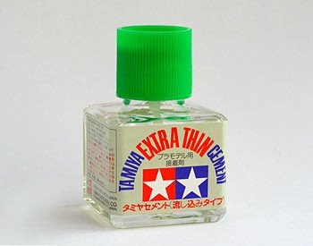 Ciment extra fluide Tamiya 87038 40 ml