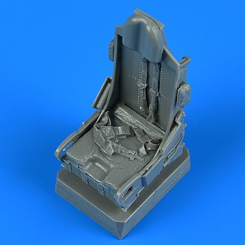 Quickboost QB32241 F-100 Super Saber ejection seat with safety belts Trumpeter 1/32