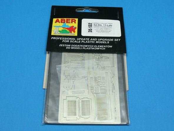 Tracteur semi-chenillé allemand Aber 35132 partie 2 avec un ensemble supplémentaire d&amp;#39;ailes, de pare-soleil et de capot moteur (1/35) – imagen 3
