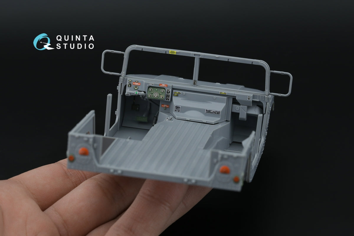 Intérieur imprimé en 3D et coloré sur papier décalcomanie (ICM) pour la gamme Humvee QD35154 de Quinta Studio (échelle 1/35). – immagine 4