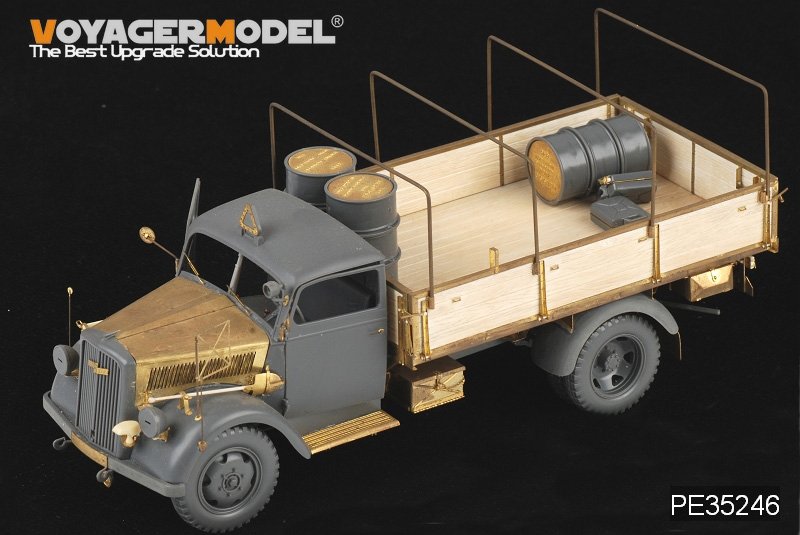 Maquette Voyager PE35246 Camion cargo allemand Opel Blitz 3t 4x2 / Benne peu profonde (pour TAMIYA 35291) 1/35 – image 2