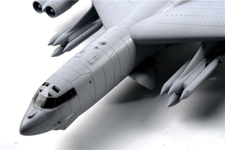 Modelcollect UA72200 B-52H US Stratofortress Bombardier stratégique 1/72 – imagen 9