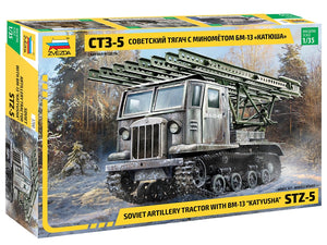 Tracteur d&amp;#39;artillerie soviétique Zvezda 3700 avec BM-13 Katyusha STZ-5 1/35