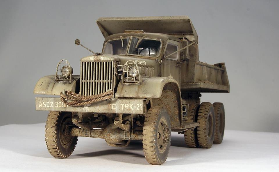 Camion-benne Diamond T 972 à cabine rigide, modèle Mirror 35804, échelle 1/35 – immagine 5