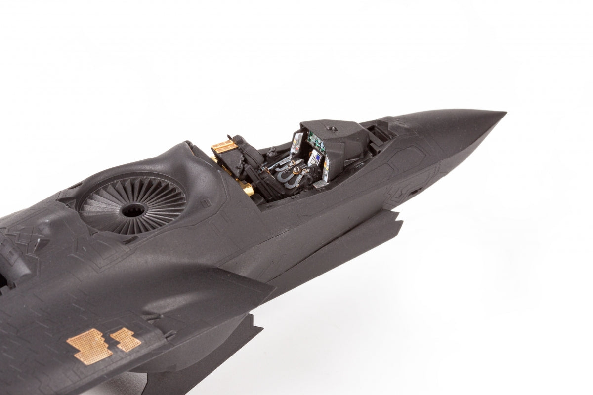 Eduard 73832 F-35B TAMIYA 1/72 – image 6