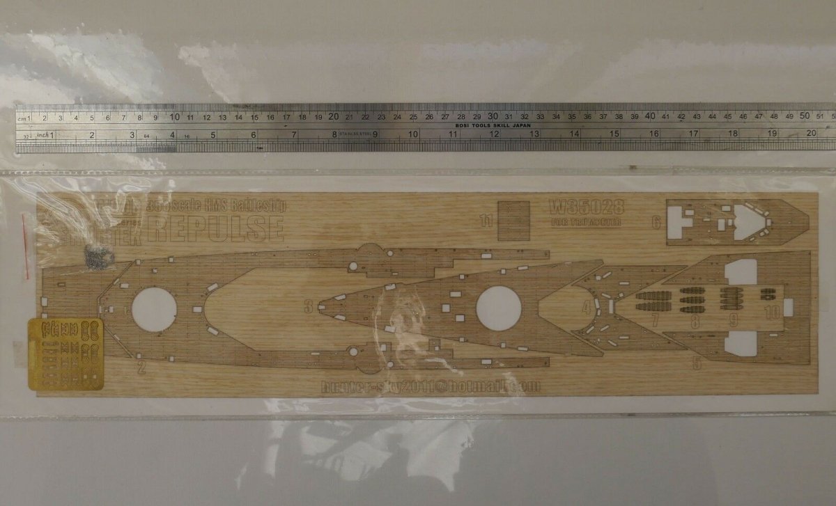 Pont en bois Wood Hunter W35028 HMS Repulse pour Trumpeter 1/350 – image 2