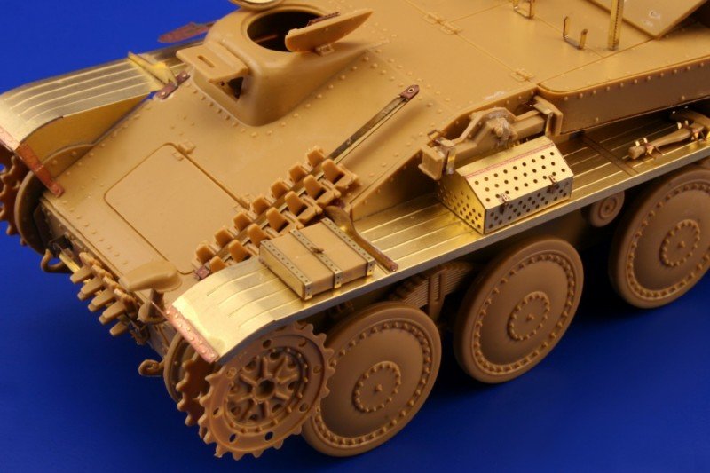 Eduard 36046 Flakpanzer 38 (Gepard) extérieur 1/35 Italeri – Bild 3