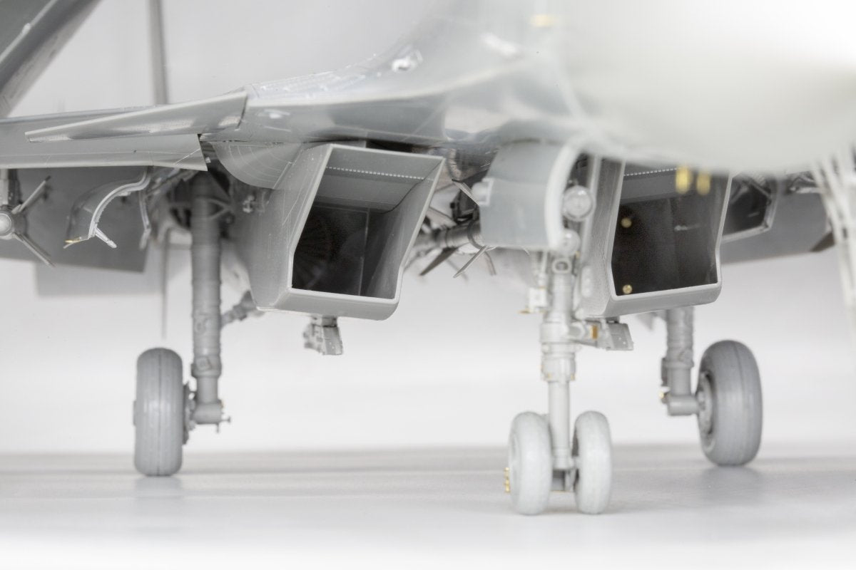 MiniBase 8001 SU-33 Flanker-D 1/48 – immagine 23