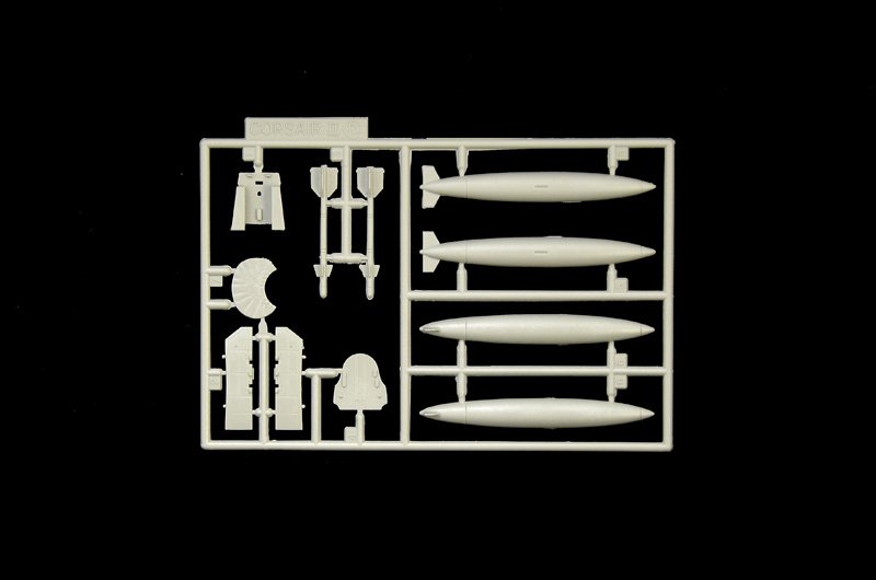 Italeri 1411 A-7E CORSAIR II 1/72 – zdjęcie 4