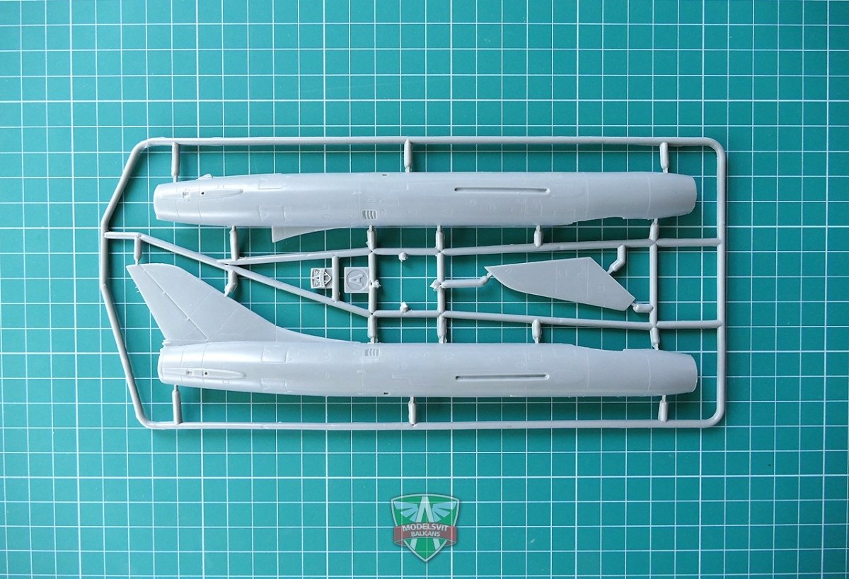 Maquette Modelsvit 72007 Sukhoi Su-7 Chasseur soviétique 1/72 – imagen 7
