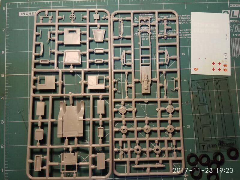Maquette de bus soviétique ZiS-8 au 1/72 (réf. 72110)  – Bild 8