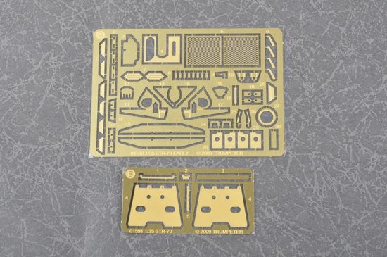 Trumpeter 01593 Véhicule blindé de transport de troupes russe BTR-70 en Afghanistan (1/35) – Bild 11