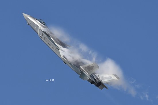 Trumpeter 05811 J-20 Mighty Dragon chinois 1/48