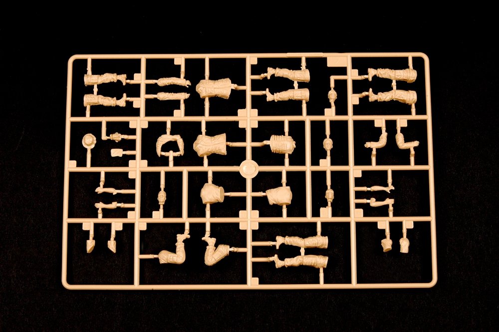 Trumpeter 00429 Soldats américains modernes, équipe de logistique et de ravitaillement, échelle 1/35 – immagine 4