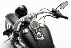Tamiya 16041 Harley Davidson FLSTFB Fat Boy Lo 1/6 – image 8