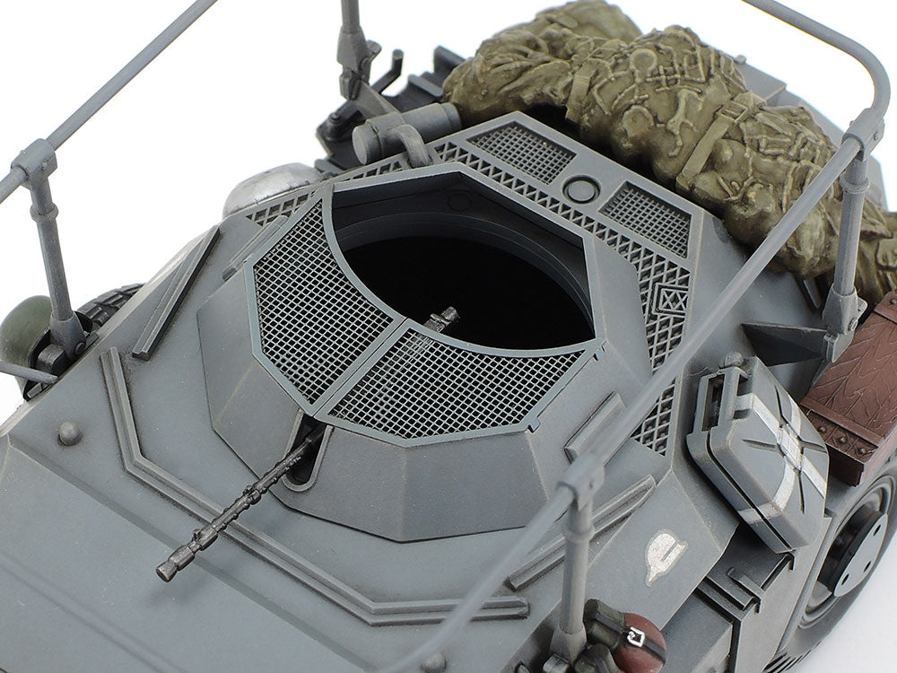 Tamiya 35268 Voiture blindée allemande Sd.Kfz.223 avec pièces photo-découpées (1/35) – immagine 3