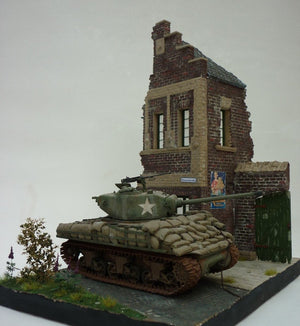 RT-Diorama 35202 Socle de diorama : Ruine de maison en briques 1/35  – immagine 6