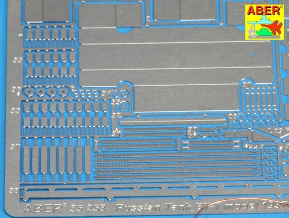 Aber 35258 BT-7 (1937) vol.1 - coffret de base (1/35) – image 4