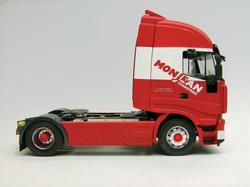 Italeri 3869 IVECO Stralis Espace actif (1/24) – image 5