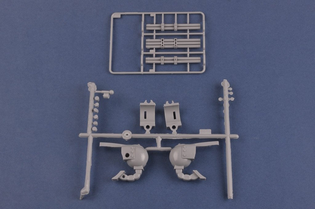 Hobby Boss 81807 UH-1 HUEY B/C 1/18 – image 6