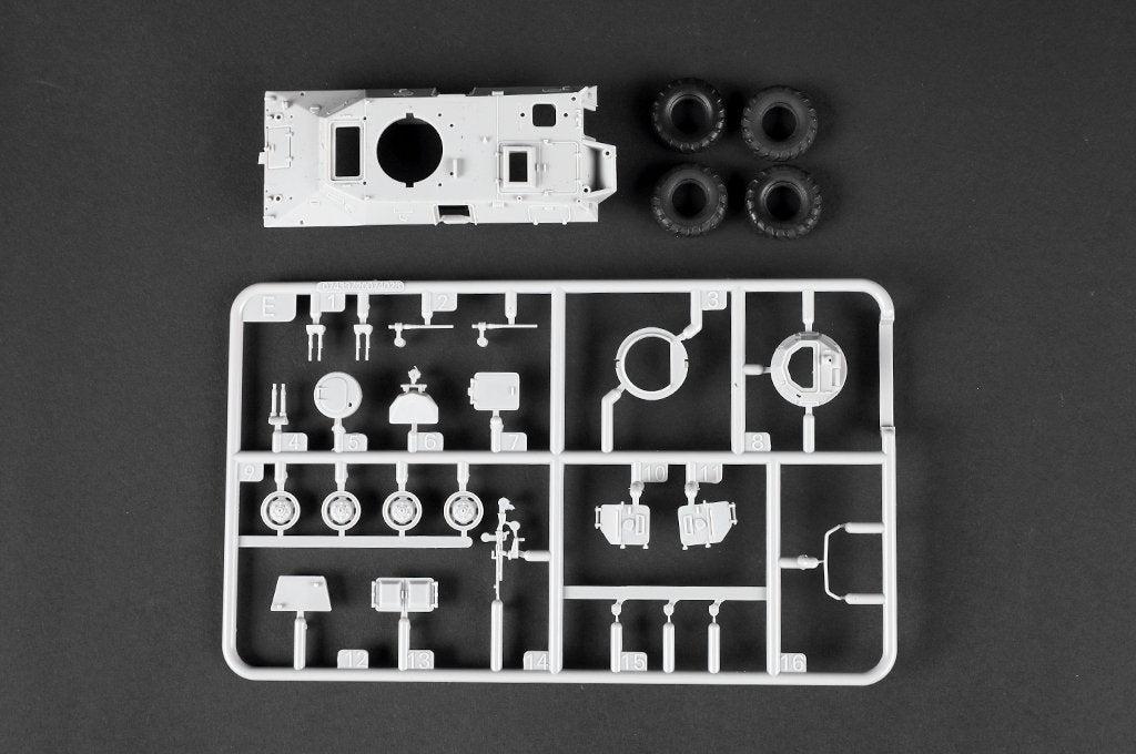 Trumpeter 07439 M706 Commando Armored Car in Vietnam 1/72  – immagine 6
