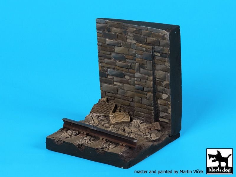 Mur Black Dog D35098 avec base de rail 1/35  – immagine 4