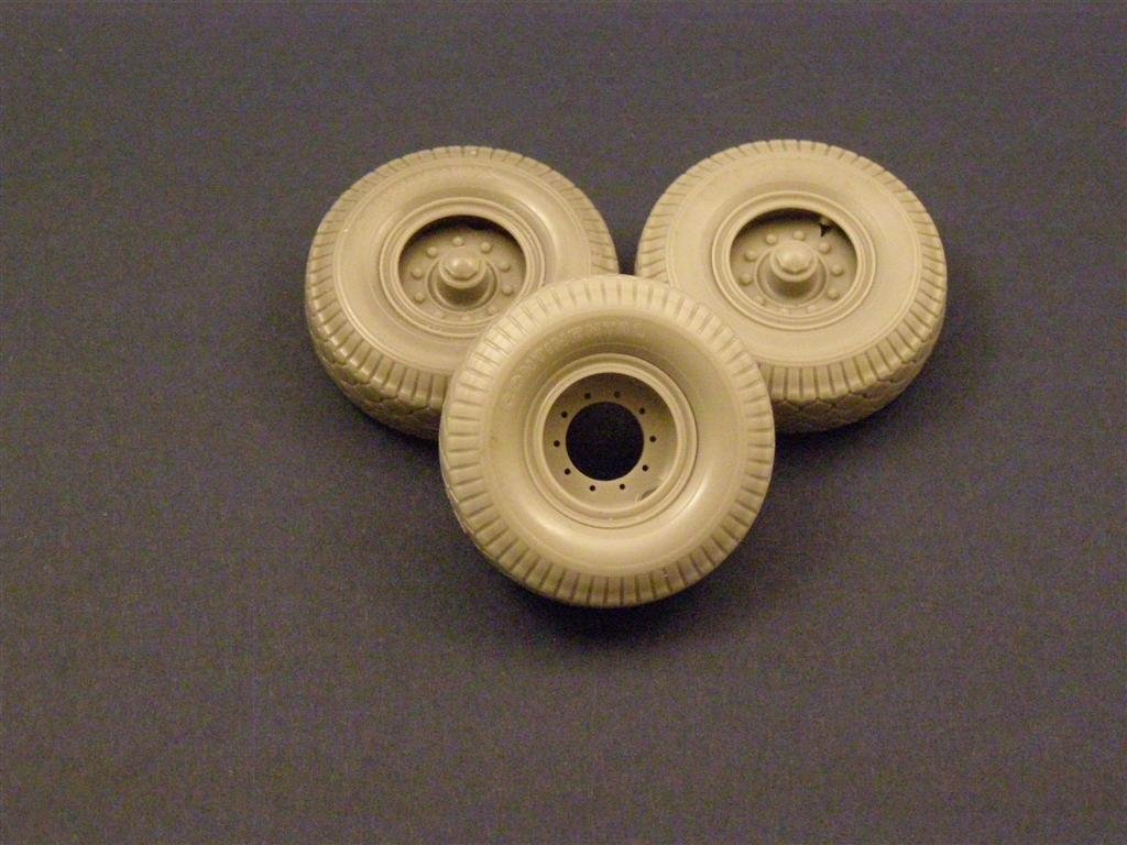 Roues de route Panzer Art RE35-072 avec roue de secours pour Sd.Kfz.9 « FAMO » 1/35 – immagine 3