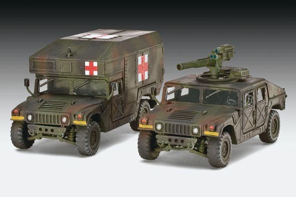 Revell 03147 HMMWV M966 TOW Missile Carrier &amp;amp; M997 Maxi Ambulance (1/72) – image 2
